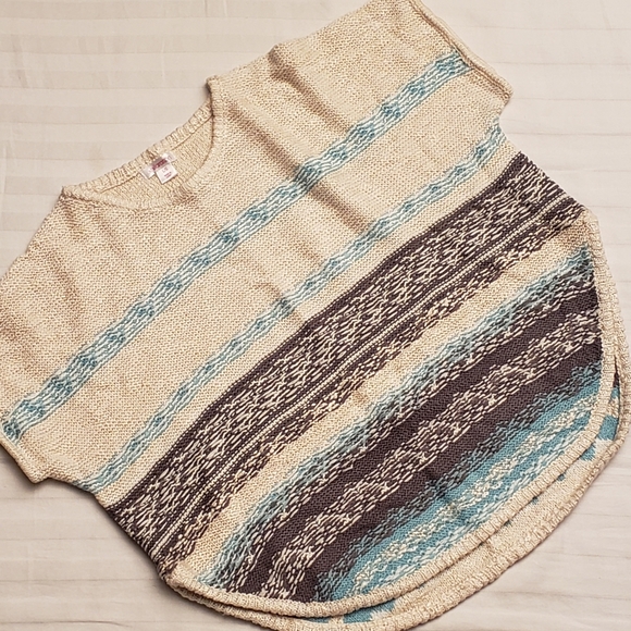 Xhilaration Other - Lite and Airy Knit Top, Size L